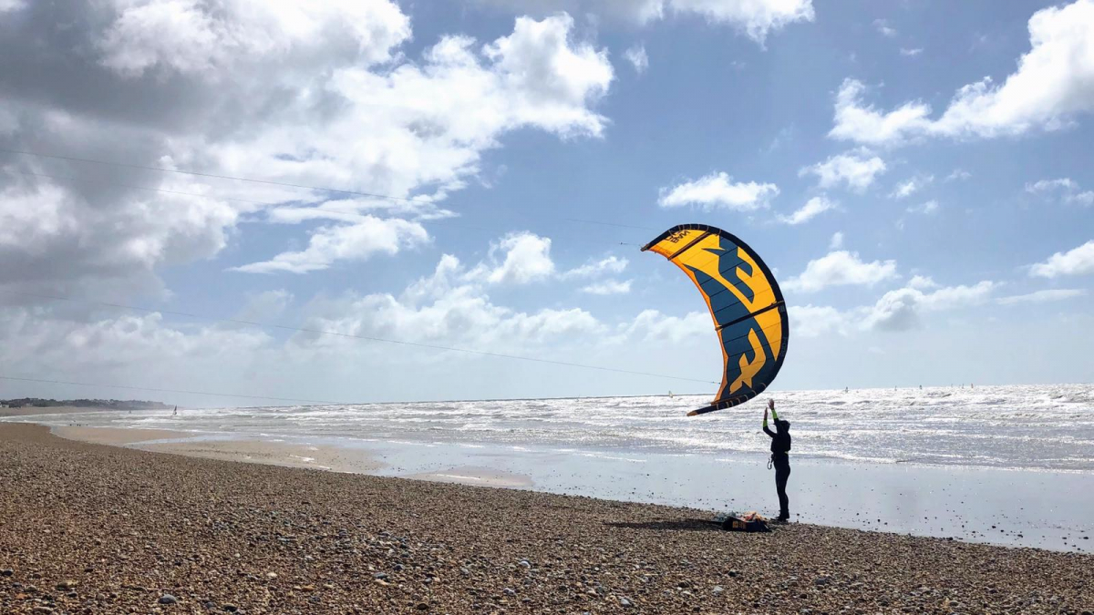 landing a kite at a kitesurf school 